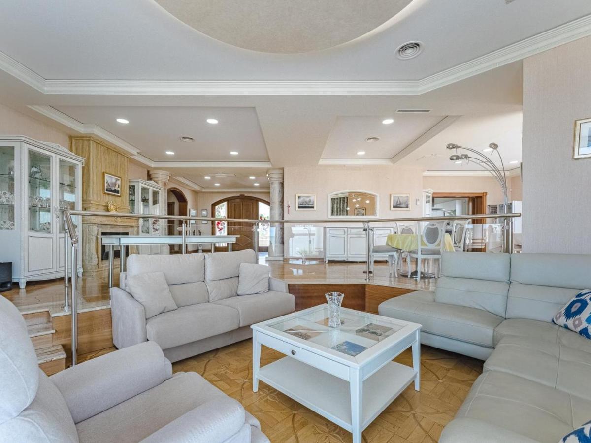 Luxury Villa Nautilus Heated Pool Spa 阿德耶 外观 照片