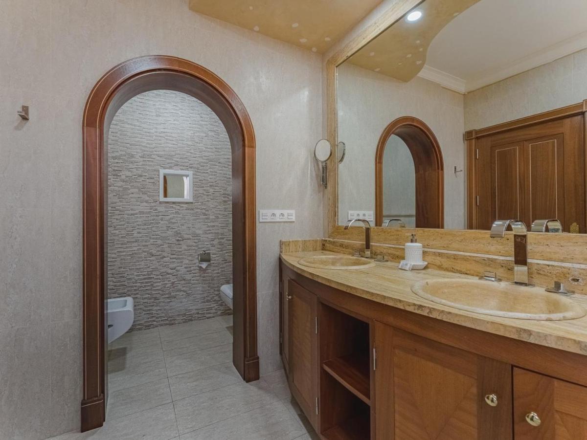 Luxury Villa Nautilus Heated Pool Spa 阿德耶 外观 照片