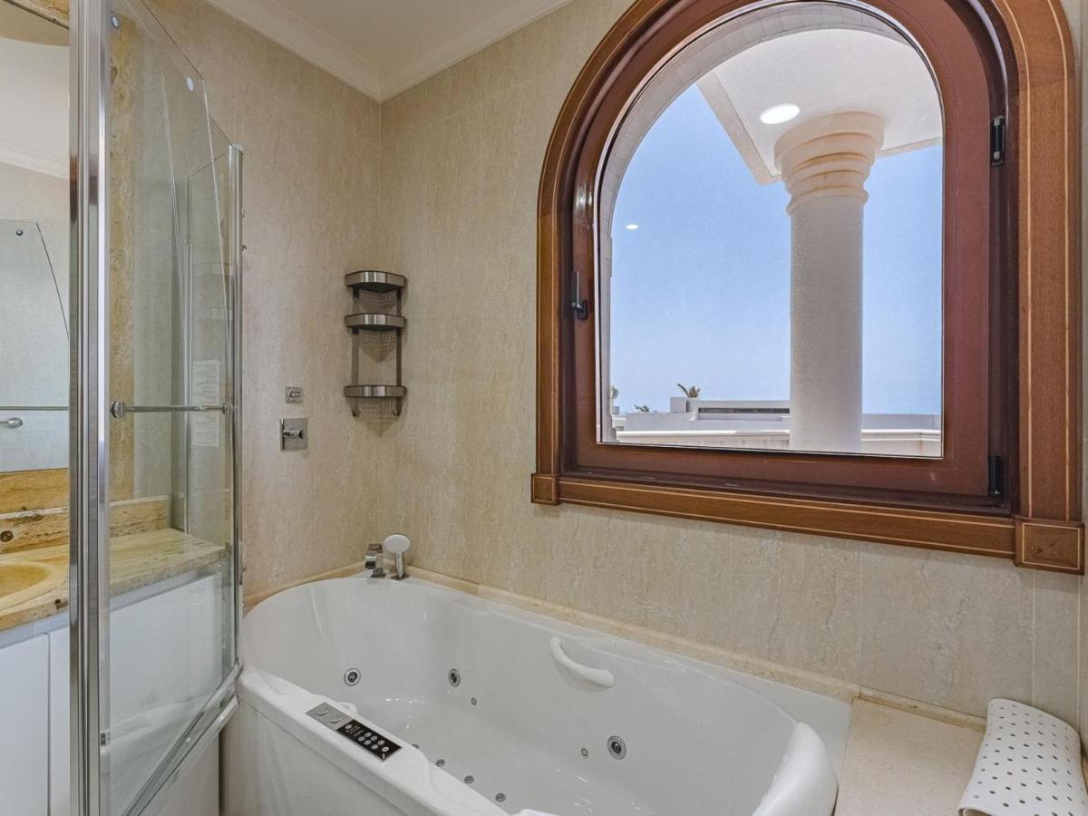 Luxury Villa Nautilus Heated Pool Spa 阿德耶 外观 照片