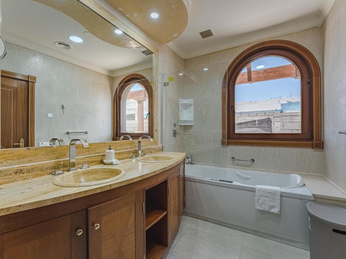 Luxury Villa Nautilus Heated Pool Spa 阿德耶 外观 照片